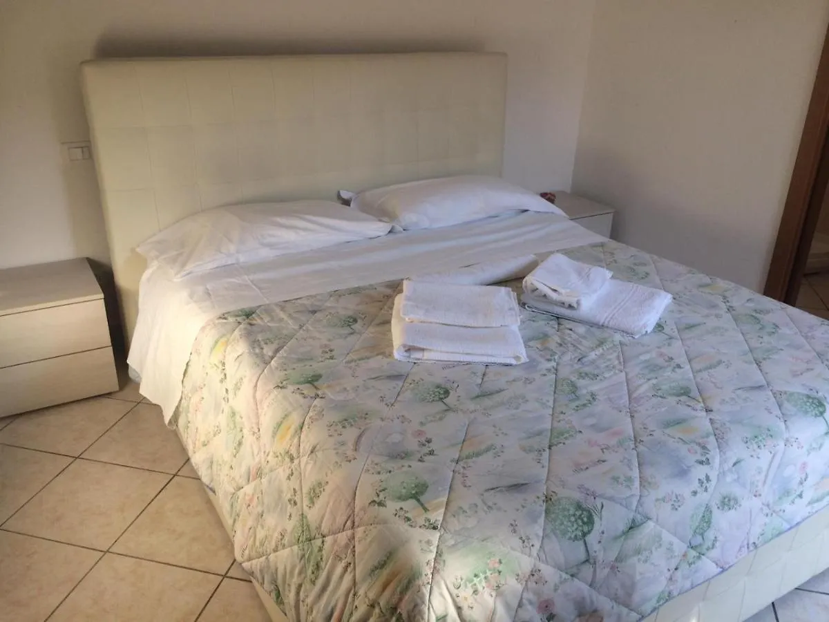 Guest house L'Aiuola Hotel Querceta Italy